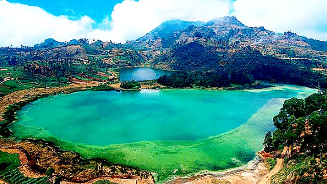 Pesona Telaga Warna Wonosobo: Keindahan Alam Mistis